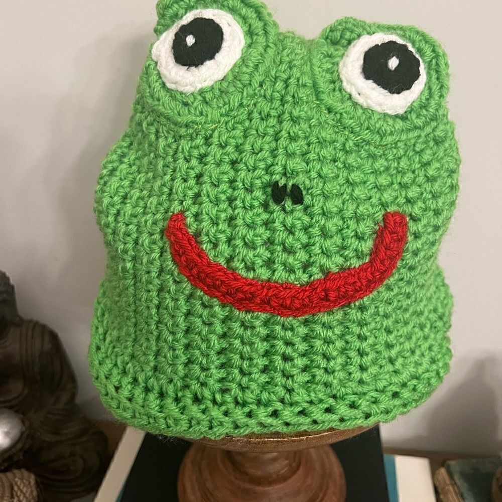 Kids knit/crochet handmade frog hat.